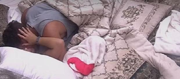 BBB: Antônio e Mayara no edredom BBB: Antônio e Mayara no edredom