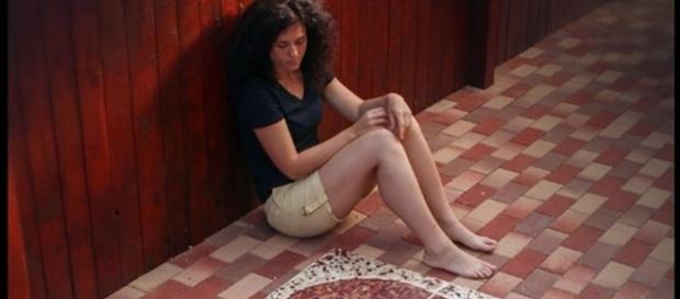 Ela demorou nove meses para coletar seu sangue menstrual e terminar a sua obra de arte Ela demorou nove meses para coletar seu sangue menstrual e terminar a sua obra de arte