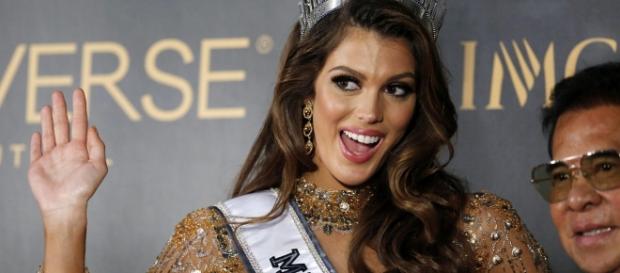 Miss Universo, trionfa Iris Mittenaere: che tifosa per la Francia ... - corrieredellosport.it Miss Universo, trionfa Iris Mittenaere: che tifosa per la Francia ... - corrieredellosport.it