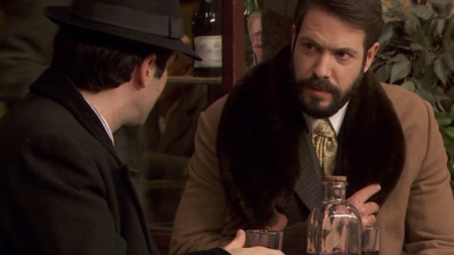 Il Segreto, anticipazioni Spagnole: Carmelo ha ucciso Candela e suo figlio.