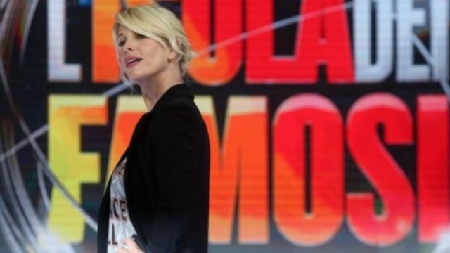 Isola dei famosi 2017: è subito polemica su Luxuria.