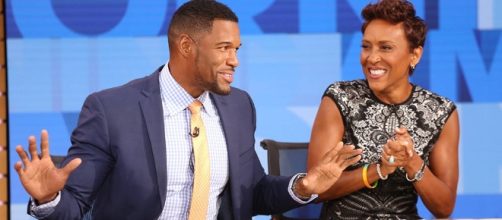 Michael Strahan and Robin Roberts are not feuding - Photo: Blasting News Library - eonline.com