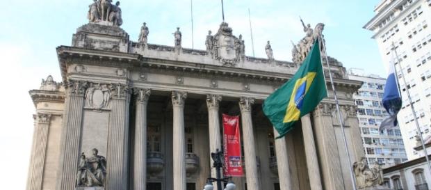 A Assembleia Legislativa do Estado do Rio de Janeiro tem sido alvo frequente de manifestações A Assembleia Legislativa do Estado do Rio de Janeiro tem sido alvo frequente de manifestações