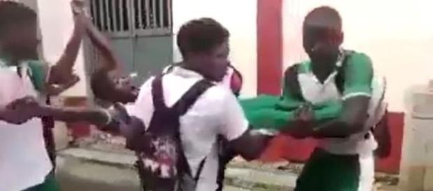 Médicos não encontraram explicação para o comportamentos dos adolescentes (CEN) Médicos não encontraram explicação para o comportamentos dos adolescentes (CEN)