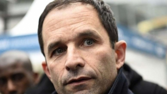 Hamon pas d'accord avec Macron