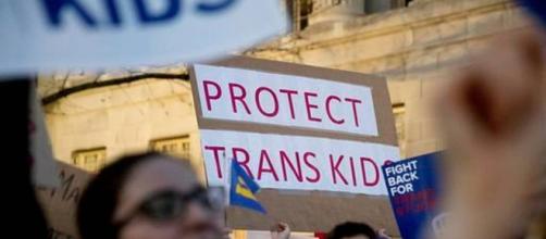 attivisti per i diritti dei giovani transgender