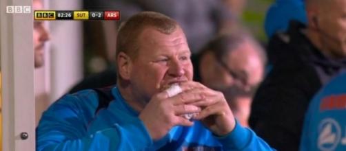 PIe eating during a match? You bet! - sportingnews.com