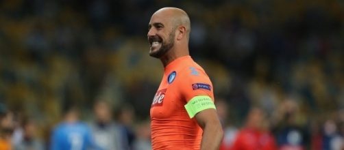 Dries Mertens e Pepe Reina in una puntata di C'è Posta per Te.