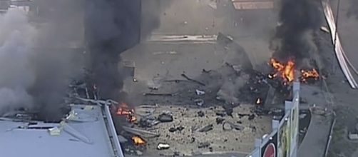 Tragedia a Melbourne: aereo cade sopra supermercato