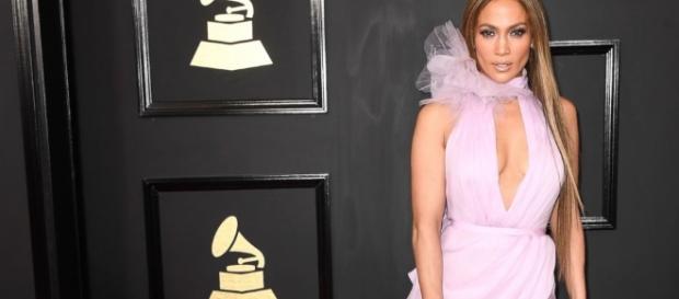 Jennifer Lopez denies she dates younger men, says age doesn't ... - thedunlap-tribune.com Jennifer Lopez denies she dates younger men, says age doesn't ... - thedunlap-tribune.com