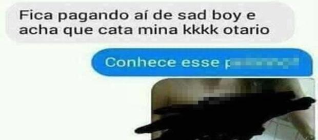 Jovem prova que é pegador enviando nudes de uma mulher comprometida. Jovem prova que é pegador enviando nudes de uma mulher comprometida.