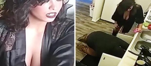 Mulher tenta pagar encanador casado com sexo. Mulher tenta pagar encanador casado com sexo.
