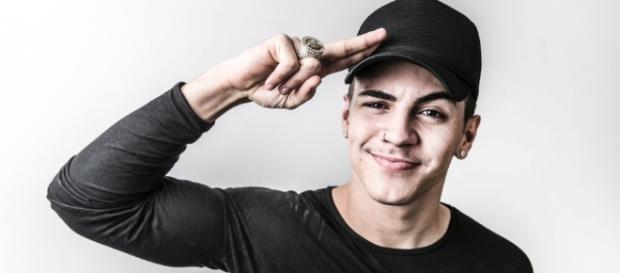Nova tatuagem do cantor Biel foi comparada a um pênis por seguidores (Foto: Divulgação) Nova tatuagem do cantor Biel foi comparada a um pênis por seguidores (Foto: Divulgação)