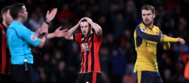 Premier League : Il se fait virer de son club à cause de ce tweet monstrueux Premier League : Il se fait virer de son club à cause de ce tweet monstrueux