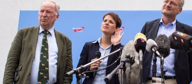 Sind sie nur falsch verstandene Politiker? - ddrzweipunktnull.de Sind sie nur falsch verstandene Politiker? - ddrzweipunktnull.de