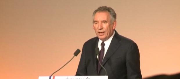 François Bayrou pose quatre conditions pour une alliance avec Emmanuel Macron. Qu'elle se fasse ou non, il ne se présentera pas François Bayrou pose quatre conditions pour une alliance avec Emmanuel Macron. Qu'elle se fasse ou non, il ne se présentera pas
