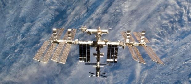 ISS astronauts dodge flying Russian space debris - yahoo.com ISS astronauts dodge flying Russian space debris - yahoo.com