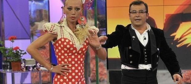 Jorge Javier Vázquez y el resto de colaboradores de Sálvame preocupados Jorge Javier Vázquez y el resto de colaboradores de Sálvame preocupados
