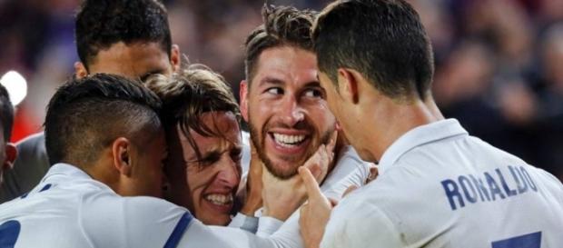 O Real Madrid procura festejar em Valencia mais uma vitória na Liga Espanhola O Real Madrid procura festejar em Valencia mais uma vitória na Liga Espanhola