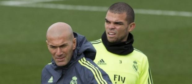Real Madrid : Zizou prend une décision concernant Pepe Real Madrid : Zizou prend une décision concernant Pepe