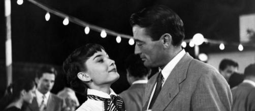 Hepburn and Peck in a scene from the movie. (William Wyler – 1953 ... - behind-the-seens.com (Taken from BN Library)