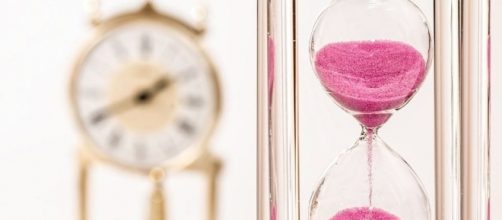 Time is running out, Pixabay stevepb https://pixabay.com/en/hourglass-clock-time-deadline-hour-1703330/