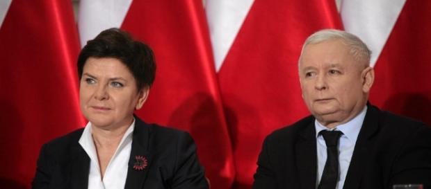 Czy Beata Szydło spełniła kryteria zostania ludzką panią? Czy Beata Szydło spełniła kryteria zostania ludzką panią?