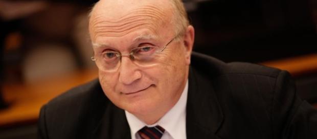 Deputado do Paraná, Osmar Serraglio, do PMDB, é o novo ministro da Justiça Deputado do Paraná, Osmar Serraglio, do PMDB, é o novo ministro da Justiça