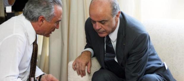 José Serra pede demissão do cargo de ministro José Serra pede demissão do cargo de ministro