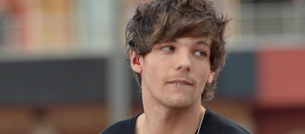 Louis Tomlinson surpreendeu os 'directioners' Louis Tomlinson surpreendeu os 'directioners'