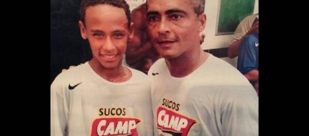 Neymar aparece em foto antiga com Romário Neymar aparece em foto antiga com Romário