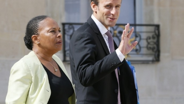 Christiane Taubira fustige les propos d'Emmanuel Macron sur la ... - rtl.fr