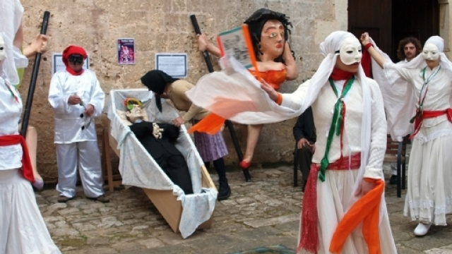 La morte de 'lu Paulinu' e il Carnevale nella Grecia Salentina.