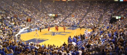 Kentucky hosts Florida in a college basketball battle of the two teams atop the SEC standings. [Image via Flickr Creative Commons]