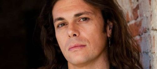 Gianluca Grignani: ennesima notte brava? Il cantante smentisce - palermomania.it