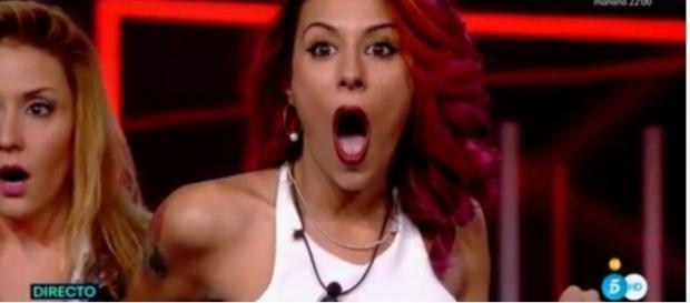 GH17: ¡Monumental bronca de Bea con algunos de sus fans! GH17: ¡Monumental bronca de Bea con algunos de sus fans!