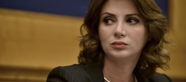 La giurista Anna Falcone parla di referendum sul lavoro (Foto: newslocker.com) La giurista Anna Falcone parla di referendum sul lavoro (Foto: newslocker.com)