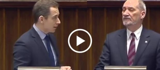 Minister Obrony Narodowej twardo odparł zarzuty Tomczyka. Minister Obrony Narodowej twardo odparł zarzuty Tomczyka.