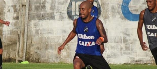 Rafael Amoroso teve passagem pelo ABC. Rafael Amoroso teve passagem pelo ABC.