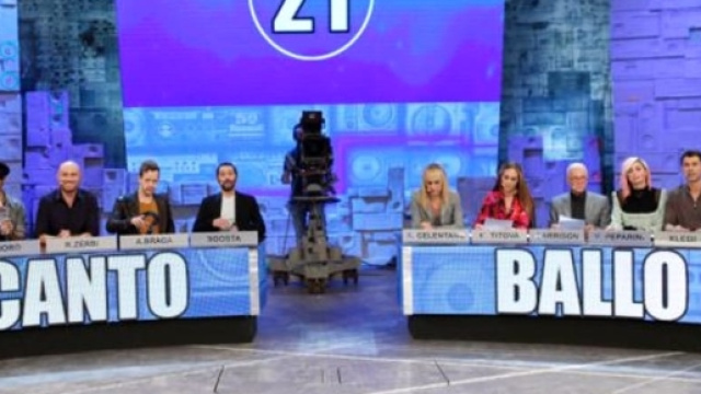 Amici 2017, puntata di sabato 25 febbraio: come rivedere la replica