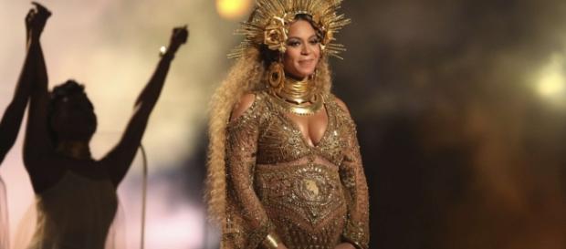 Beyoncé se apresentou no Grammy's 2017 Beyoncé se apresentou no Grammy's 2017