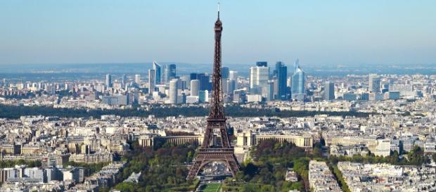 Paris - Tour Eiffel - CC BY -- Paris - Tour Eiffel - CC BY --