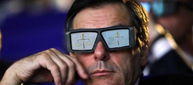 Pour François Fillon, être mis en examen pour le Penelopegate devient une réalité virtuelle Pour François Fillon, être mis en examen pour le Penelopegate devient une réalité virtuelle