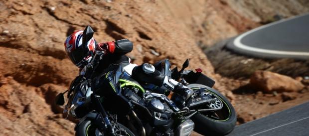 Z900: mesmo potente, ainda falta controle tecnológico. Z900: mesmo potente, ainda falta controle tecnológico.
