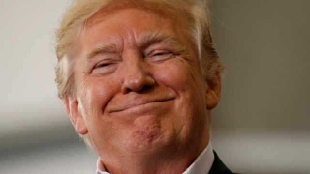 Etats-Unis: Donald Trump invente un attentat en Suède - Amériques ... - rfi.fr