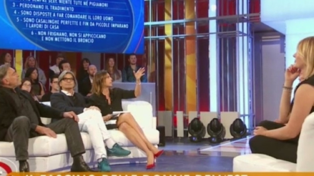 Dopo la polemica sul sessismo, Paola Perego dice a Le Iene: 'Trattata come un mostro'