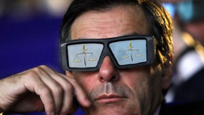 Pour François Fillon, être mis en examen pour le Penelopegate devient une réalité virtuelle
