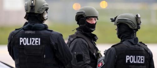 Allemagne: une cellule terroriste démantelée à Düsseldorf - Europe ... - rfi.fr