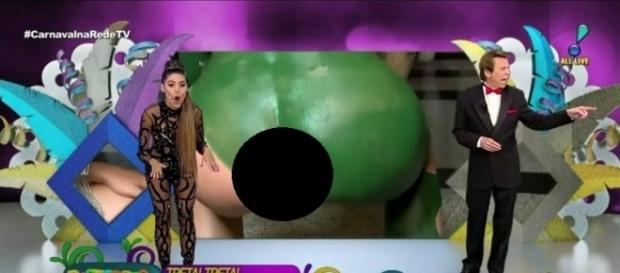 A modelo Ju Isen chocou ao mostrar o ânus ao vivo durante a transmissão do carnaval na Rede TV! A modelo Ju Isen chocou ao mostrar o ânus ao vivo durante a transmissão do carnaval na Rede TV!