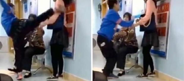 Criança descontrolada ataca sua própria mãe em aeroporto na China Criança descontrolada ataca sua própria mãe em aeroporto na China